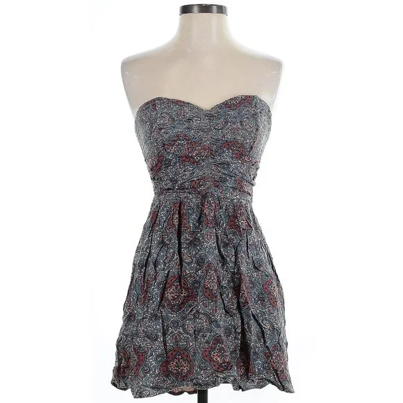 THE VAMPIRE DIARIES ELENA GILBERT EUC RARE - Picture 2 of 3